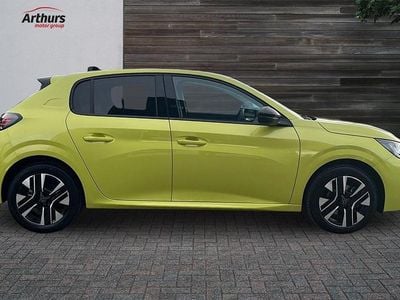Used Peugeot 208 Allure 99 HP (72 kW) 2024 Yellow Hatchback