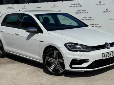 Begagnad VW Golf VII R 310 HK (228 kW) 2018 Vit Halvkombi