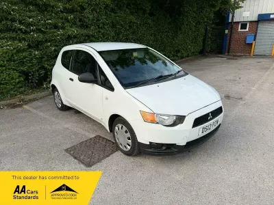 Used Mitsubishi Colt 74 HP (54 kW) 2012 White Hatchback