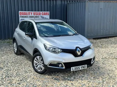 Usado Renault Captur Expression+ 90 CV (66 kW) 2015 Plateado SUV