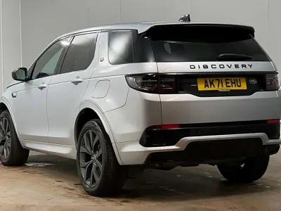 Begagnad Land Rover Discovery Sport SE Dynamic 304 HK (223 kW) 2022 Silver SUV