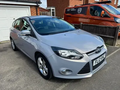 Used Ford Focus Zetec 115 HP (84 kW) 2012 Silver Hatchback