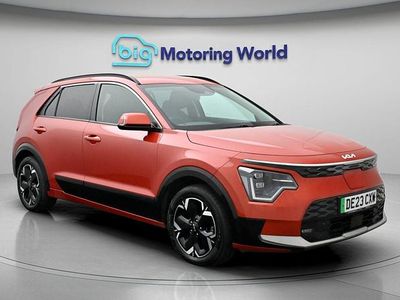 Usado Kia e-Niro 147 kW (201 HP) 2023 Laranja SUV