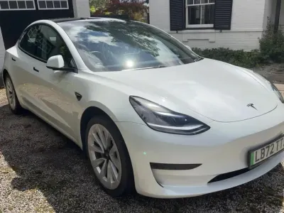Used Tesla Model 3 RWD 235 kW (320 HP) 2022 White Sedan