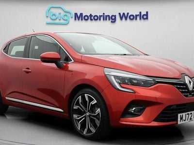Begagnad Renault Clio V SE 140 HK (102 kW) 2022 Röd Halvkombi