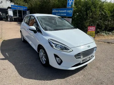 Used Ford Fiesta Zetec 83 HP (61 kW) 2017 White Hatchback