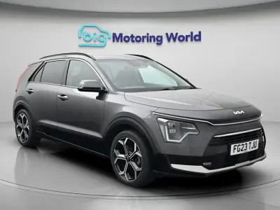 Używany Kia Niro 139 KM (102 kW) 2023 Szary SUV