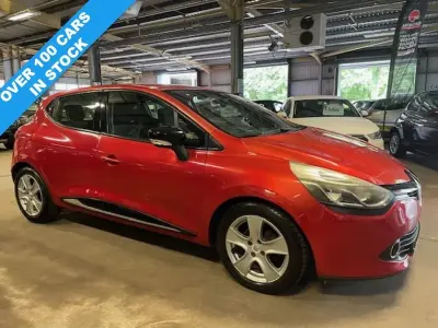 Used Renault Clio Dynamique 90 HP (66 kW) 2015 Red Hatchback