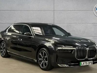 Usado BMW i7 Comfort Edition 448 kW (610 CV) 2025 Gris Berlina