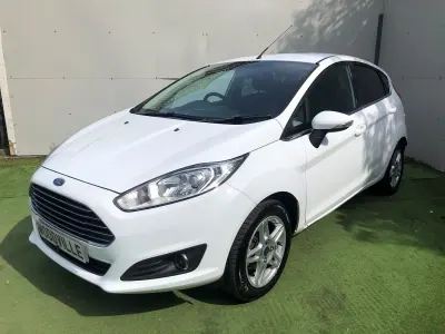 Used Ford Fiesta Zetec 125 HP (91 kW) 2013 White Hatchback