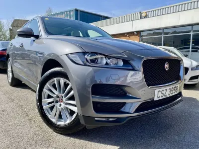Usado Jaguar F-Pace Portfolio 180 HP (132 kW) 2018 Cinzento SUV