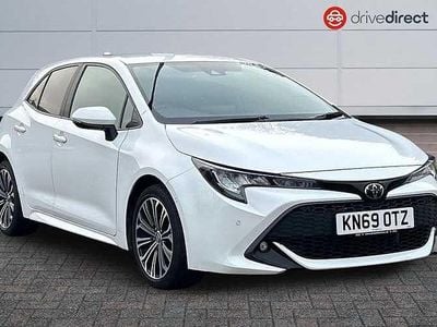 Used Toyota Corolla Design 116 HP (85 kW) 2019 White Hatchback