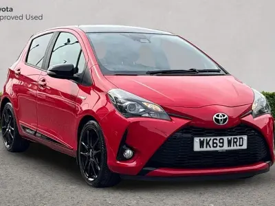 Używany Toyota Yaris Hybrid Sport 101 KM (74 kW) 2019 Czerwony Hatchback