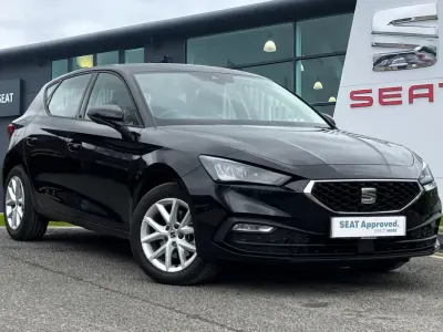 Begagnad Seat Leon SE 115 HK (84 kW) 2024 Svart Halvkombi