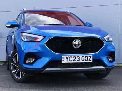 Używany MG ZS Exclusive 111 KM (81 kW) 2023 Niebieski SUV