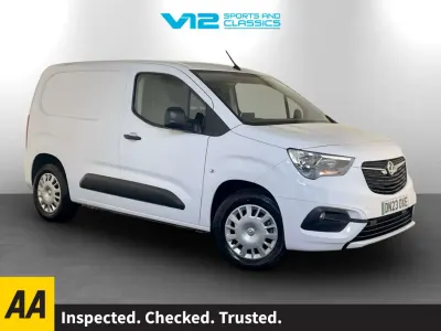 Second-hand Vauxhall Combo Sportive 100 kW (136 CP) 2023 Alb Monovolum