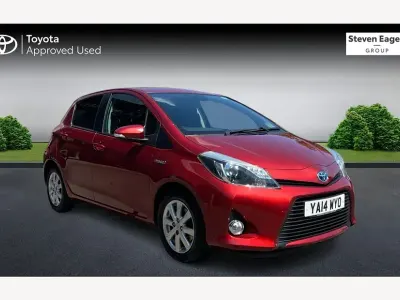 Used Toyota Yaris Plus 100 HP (73 kW) 2014 Red Hatchback