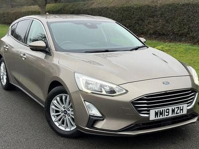 Used Ford Focus Titanium 125 HP (91 kW) 2019 Silver Hatchback