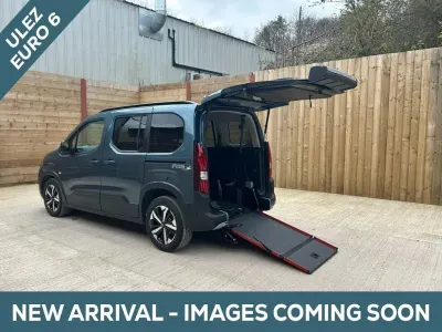 Used Peugeot Rifter Access 131 HP (96 kW) 2024 Blue MPV