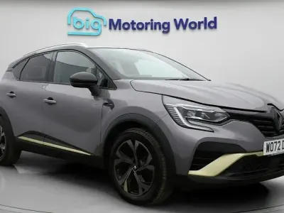 Usado Renault Captur Engineered 143 CV (105 kW) 2023 Gris SUV