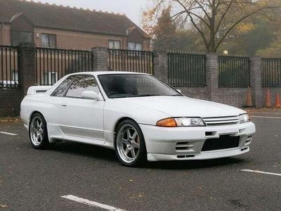 Used Nissan Skyline 276 HP (202 kW) 2006 White Sedan