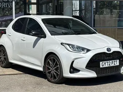 Used Toyota Yaris Sport 116 HP (85 kW) 2022 White Hatchback