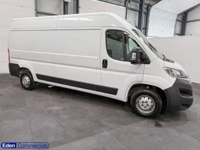 Usado Citroën Relay 140 CV (102 kW) 2023 Blanco Van