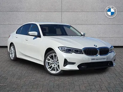 Begagnad BMW 330e Sport Line 288 HK (211 kW) 2021 Vit Sedan