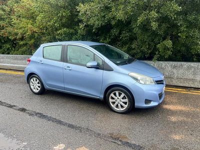 Used Toyota Yaris 101 HP (74 kW) 2012 Blue Hatchback