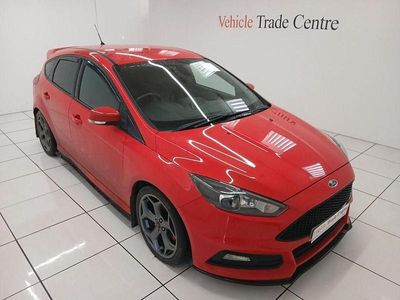 Used Ford Focus ST 185 HP (136 kW) 2016 Red Hatchback