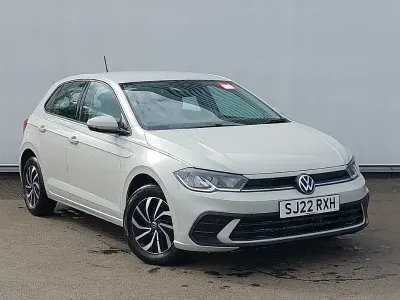 Usado VW Polo Life 95 CV (69 kW) 2022 Gris Utilitario
