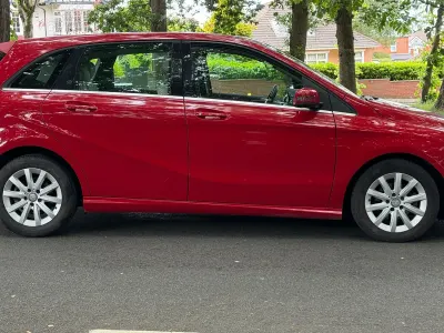 Used Mercedes B180 SE 109 HP (80 kW) 2014 Red Hatchback