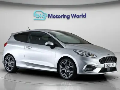 Begagnad Ford Fiesta ST-Line 125 HK (91 kW) 2020 Silver Halvkombi