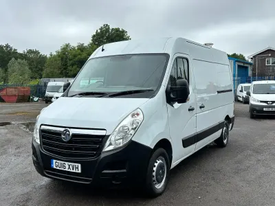 Used Vauxhall Movano 125 HP (91 kW) 2016 White MPV