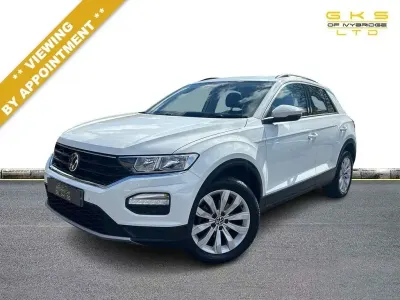 Używany VW T-Roc SE 150 KM (110 kW) 2021 Biały SUV