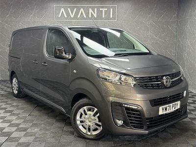 Second-hand Vauxhall Vivaro Sportive 120 CP (88 kW) 2022 Gri Monovolum