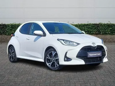 Used Toyota Yaris Design 116 HP (85 kW) 2024 White Hatchback