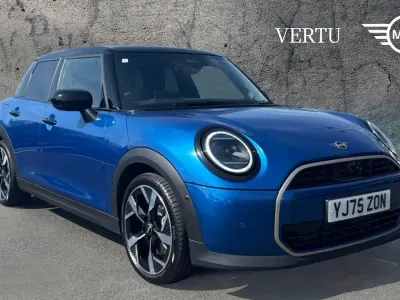 New Mini Cooper Exclusive 150 kW (204 HP) 2026 Icy sunshine blue Hatchback