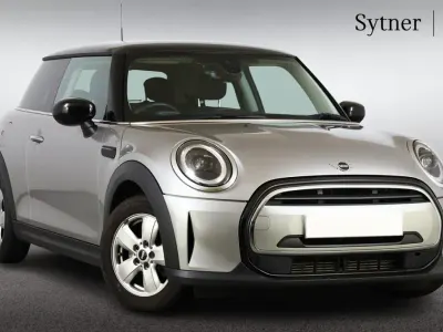 Usado Mini Cooper Classic 134 HP (98 kW) 2023 Prateado Citadino