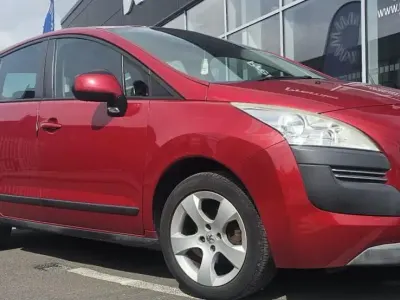 Used Peugeot 3008 Access 112 HP (82 kW) 2012 Red Estate