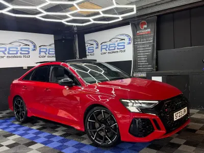 Usado Audi RS3 Sport 400 HP (294 kW) 2023 Vermelho Sedan