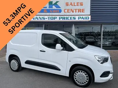 Used Vauxhall Combo Sportive 100 HP (73 kW) 2021 White MPV