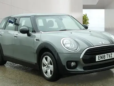 Usado Mini Cooper Clubman 150 CV (110 kW) 2018 Gris Familiar