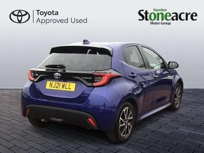 Used Toyota Yaris Hybrid Design 113 HP (83 kW) 2021 Blue Hatchback