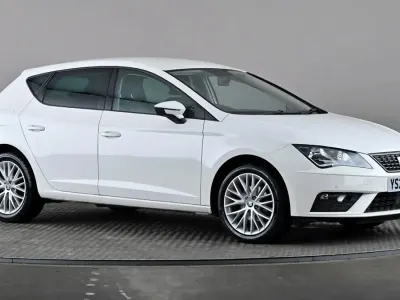 Used Seat Leon SE Dynamic 115 HP (84 kW) 2020 White Hatchback