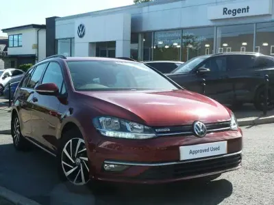 Used VW Golf VII Match 130 HP (95 kW) 2019 Red Estate