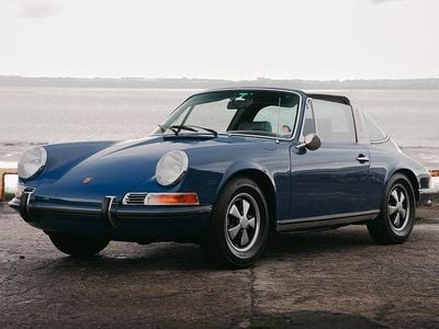 Used Porsche 911 2018 Blue Cabriolet