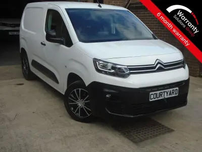 Used Citroën Berlingo 100 HP (73 kW) 2021 White MPV