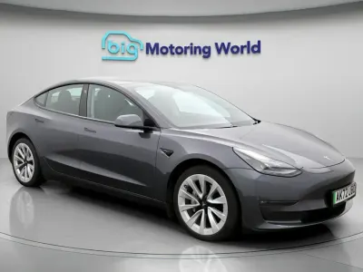 Begagnad Tesla Model 3 Long Range AWD 366 kW (498 HK) 2022 Grå Sedan