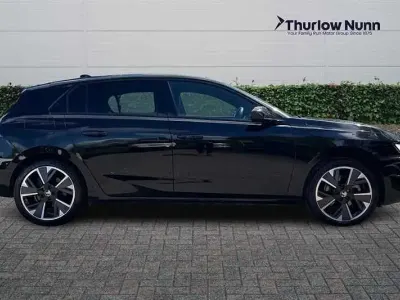 Gebraucht Vauxhall Astra Ultimate 114 kW (156 PS) 2024 Schwarz Kleinwagen